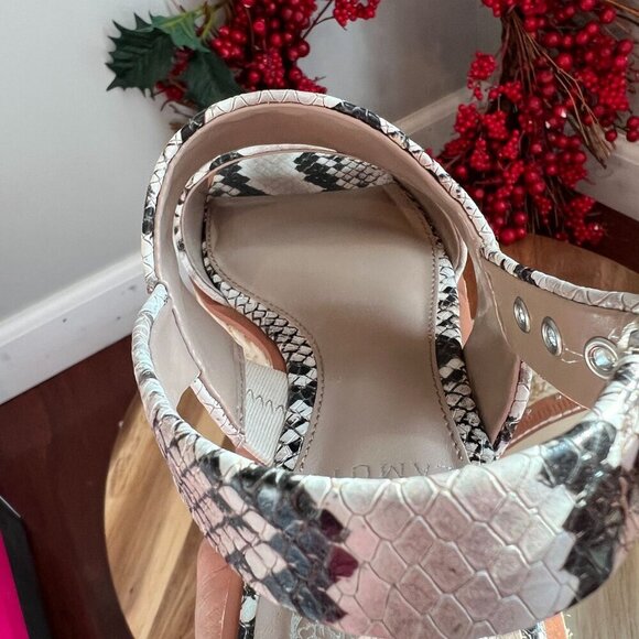 **SOLD****Vince Camuto Platform Wedge Sandals - Marsa 7M Namibia Snake - Picture 12 of 12